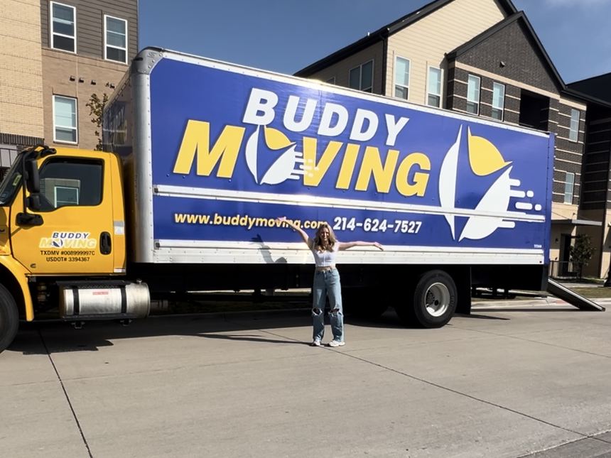 Buddy Moving at work in Addison